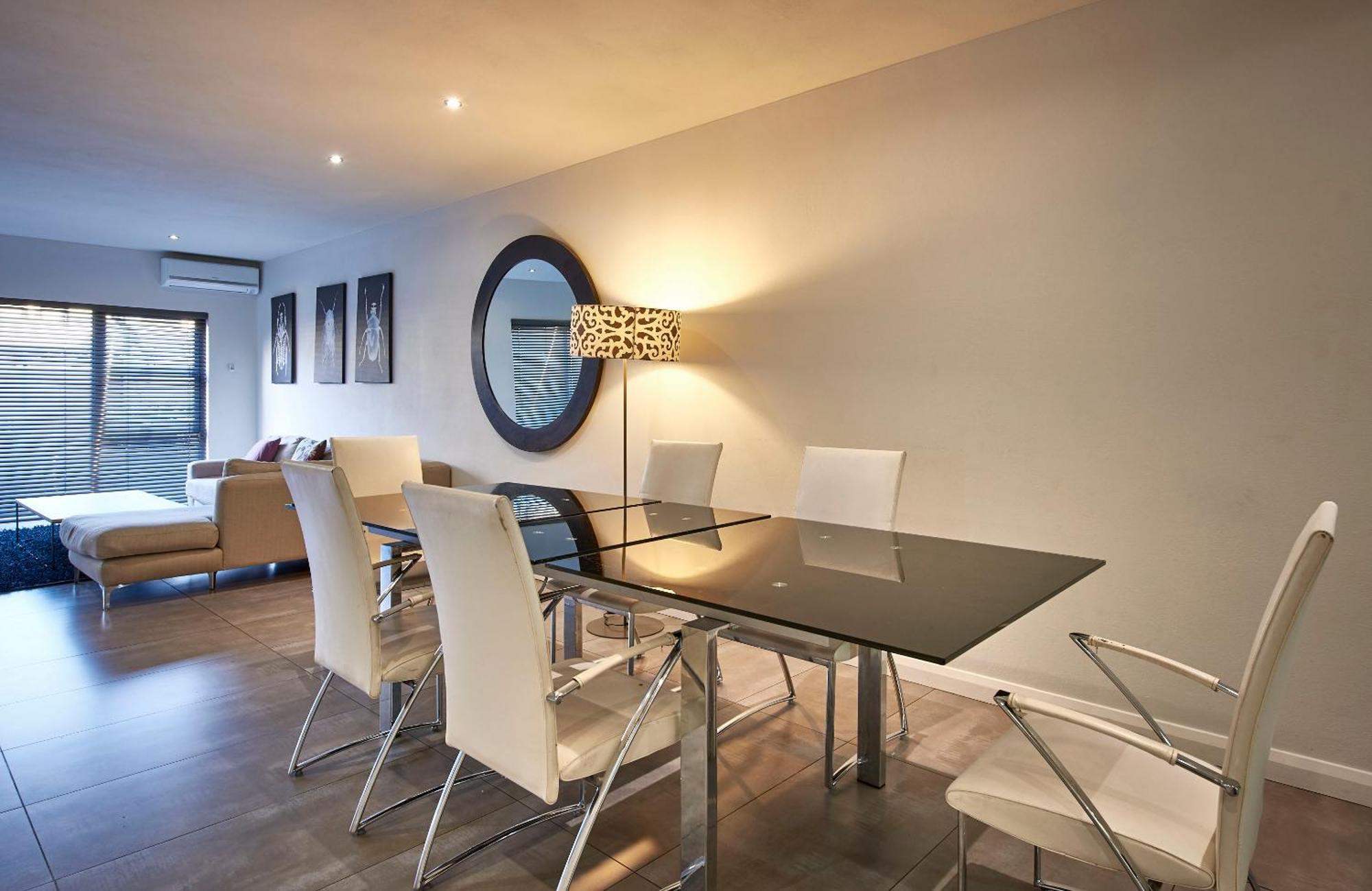 Dynasty Forest Sandown Serviced Apartments & Self Catering Hotel Йоханесбург Стая снимка