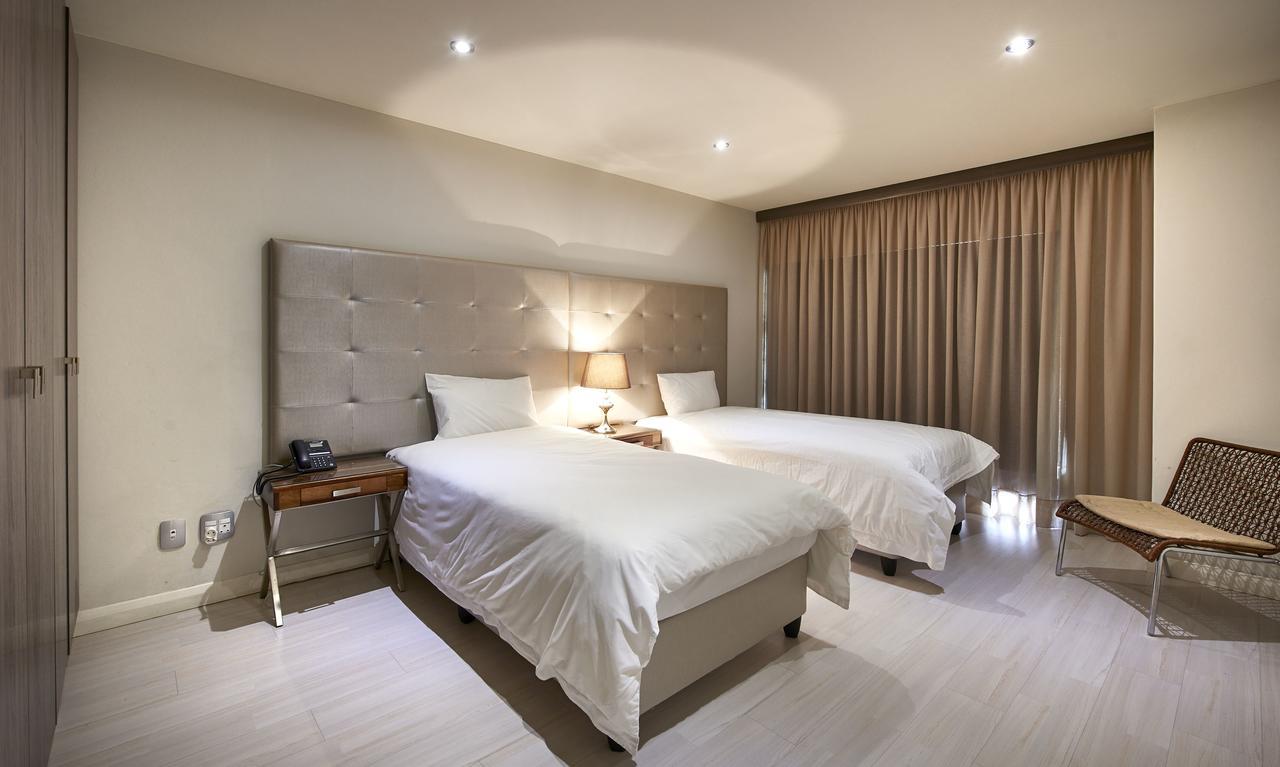 Dynasty Forest Sandown Serviced Apartments & Self Catering Hotel Йоханесбург Екстериор снимка
