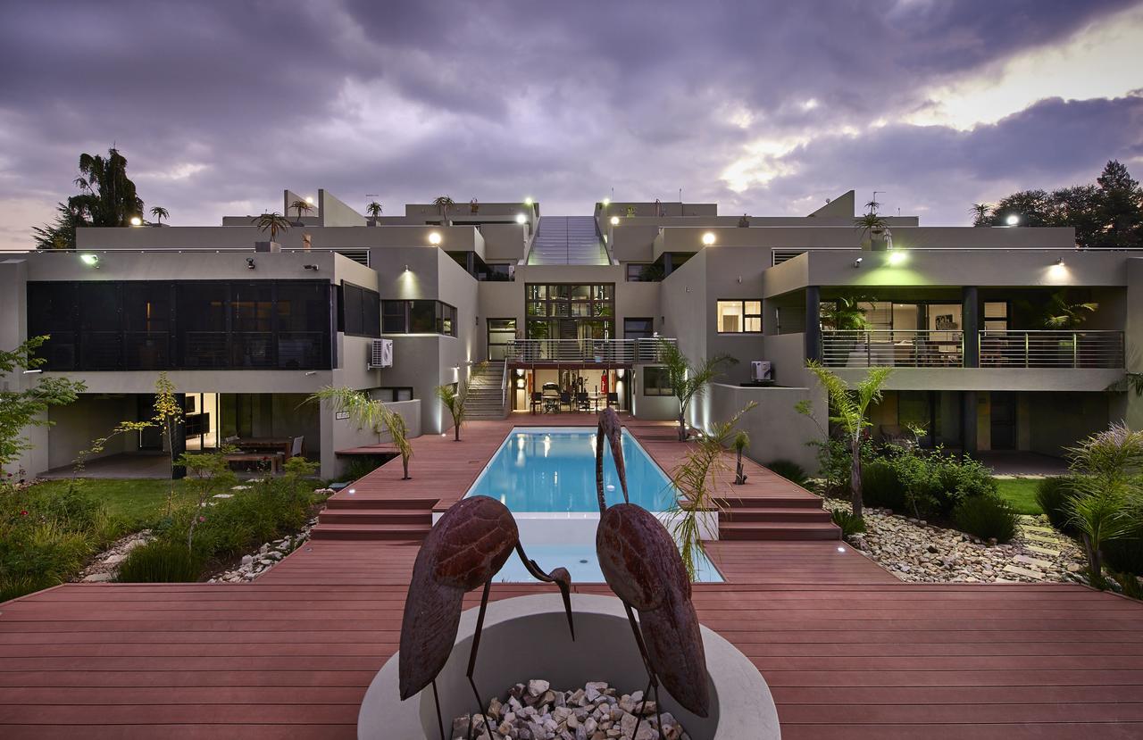 Dynasty Forest Sandown Serviced Apartments & Self Catering Hotel Йоханесбург Екстериор снимка