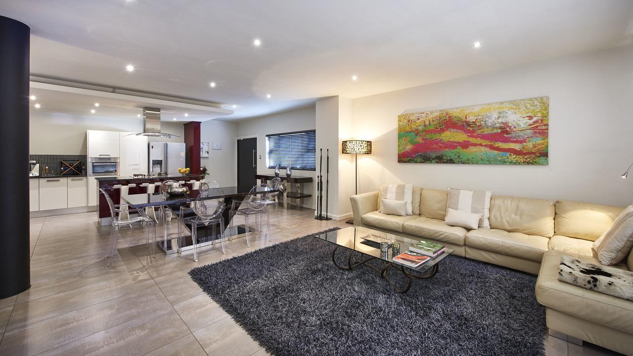 Dynasty Forest Sandown Serviced Apartments & Self Catering Hotel Йоханесбург Екстериор снимка